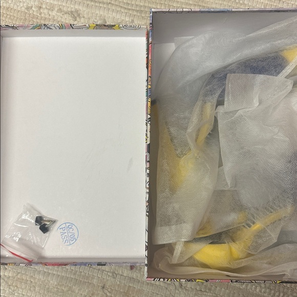 New NIB Jeffrey Campbell Ovio Ankle Strap Pointed Toe Pump 6 - Picture 3 of 8